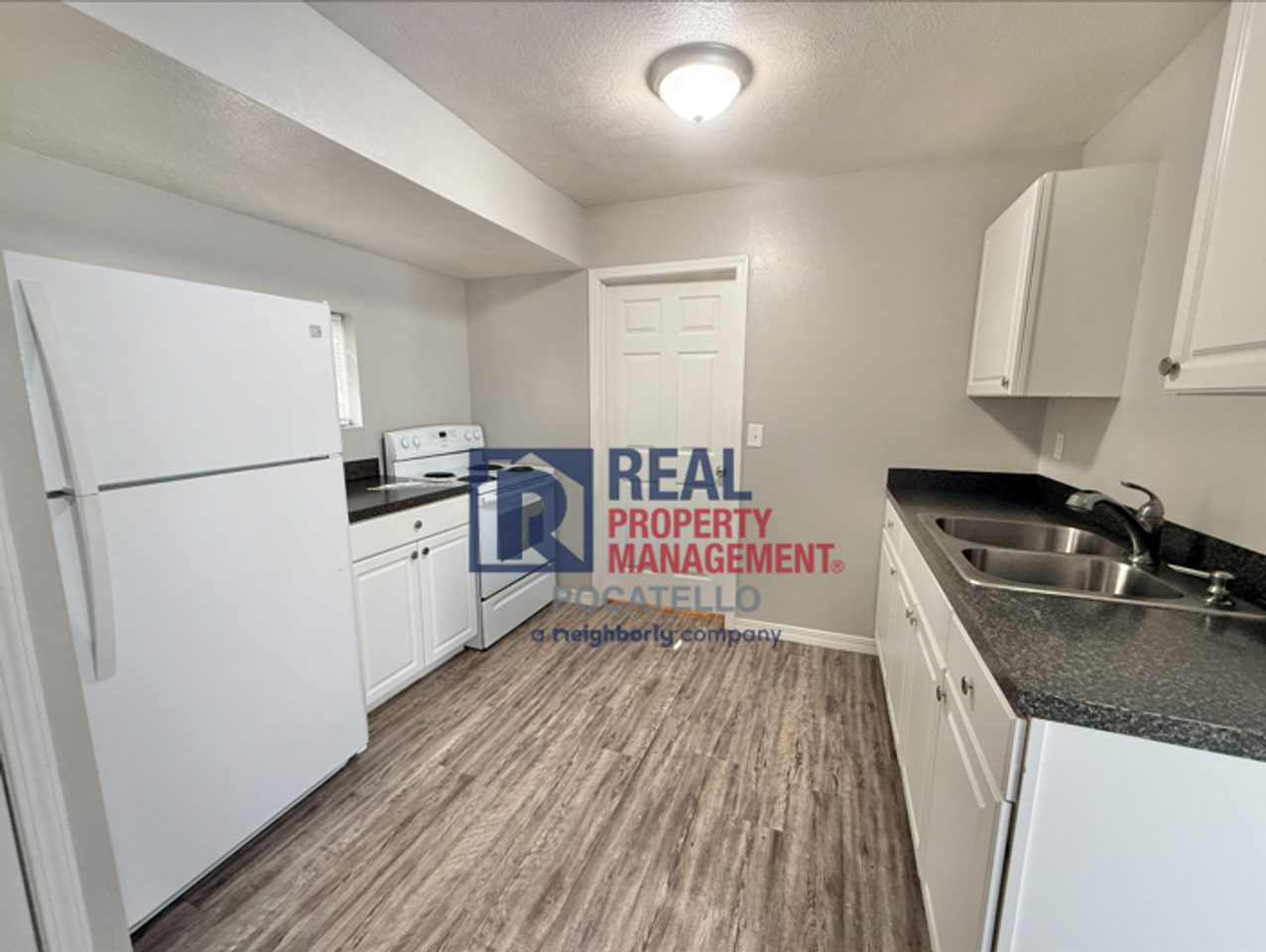 1028 E Custer St - Photo 2 of 13