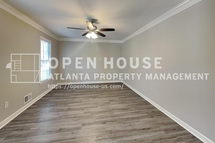 1484 Pleasant St - Photo 5 of 20