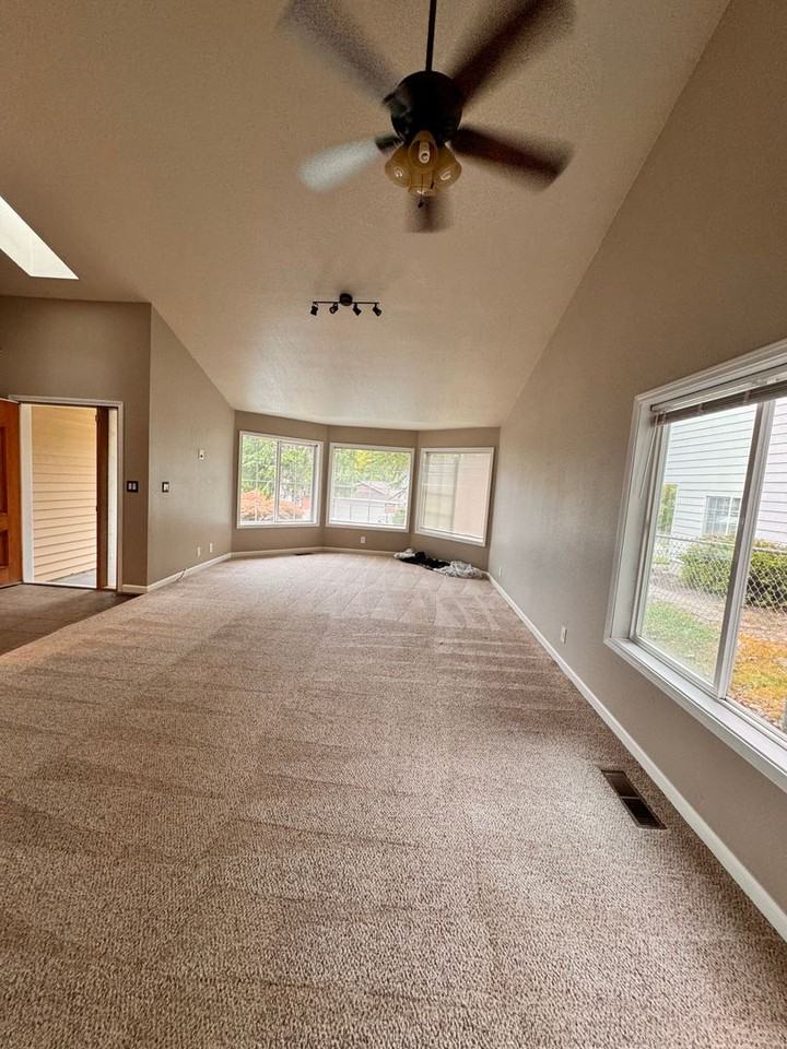 1327 Nw Vallejo Dr - Photo 2 of 16