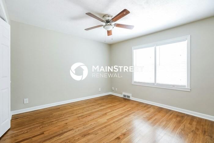 6520 Craig St - Photo 7 of 18