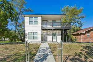 featured image of 707 S Edwards Ave
