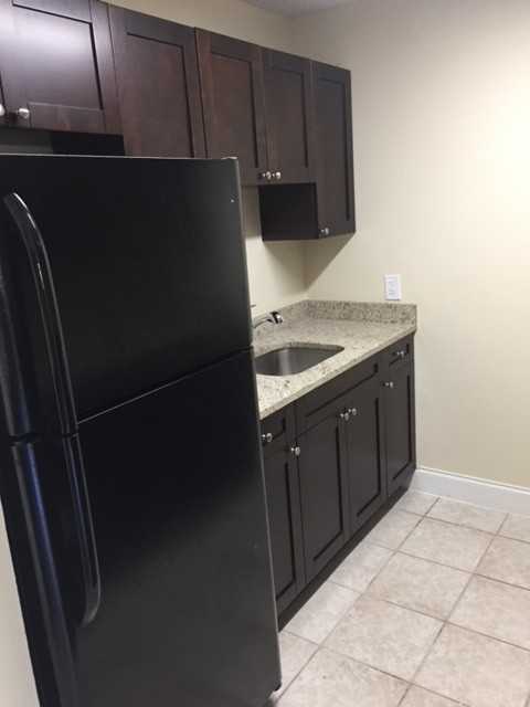 910 S L St #17 - Photo 2 of 9