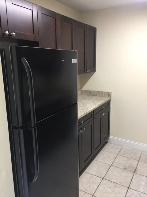 910 S L St #17 - Photo 7 of 9