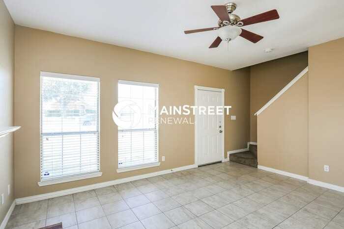 1538 Prescott Dr - Photo 3 of 17
