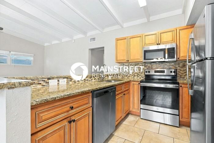 800 62nd Pl S - Photo 4 of 16