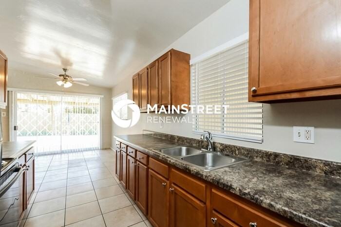 7902 E Scarlett St - Photo 5 of 16