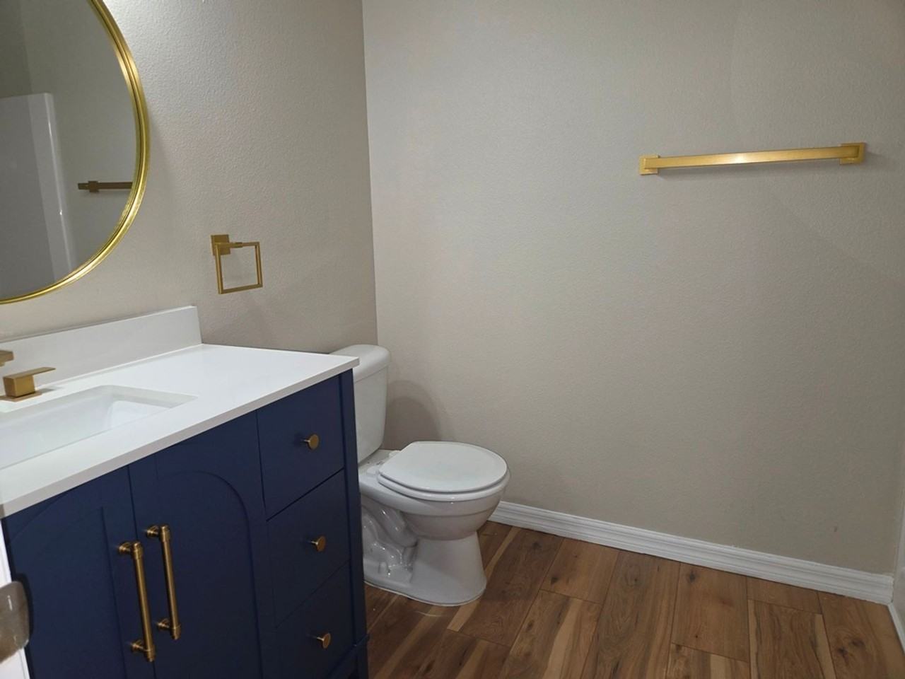 468 N Wheeler Ave - Photo 3 of 11