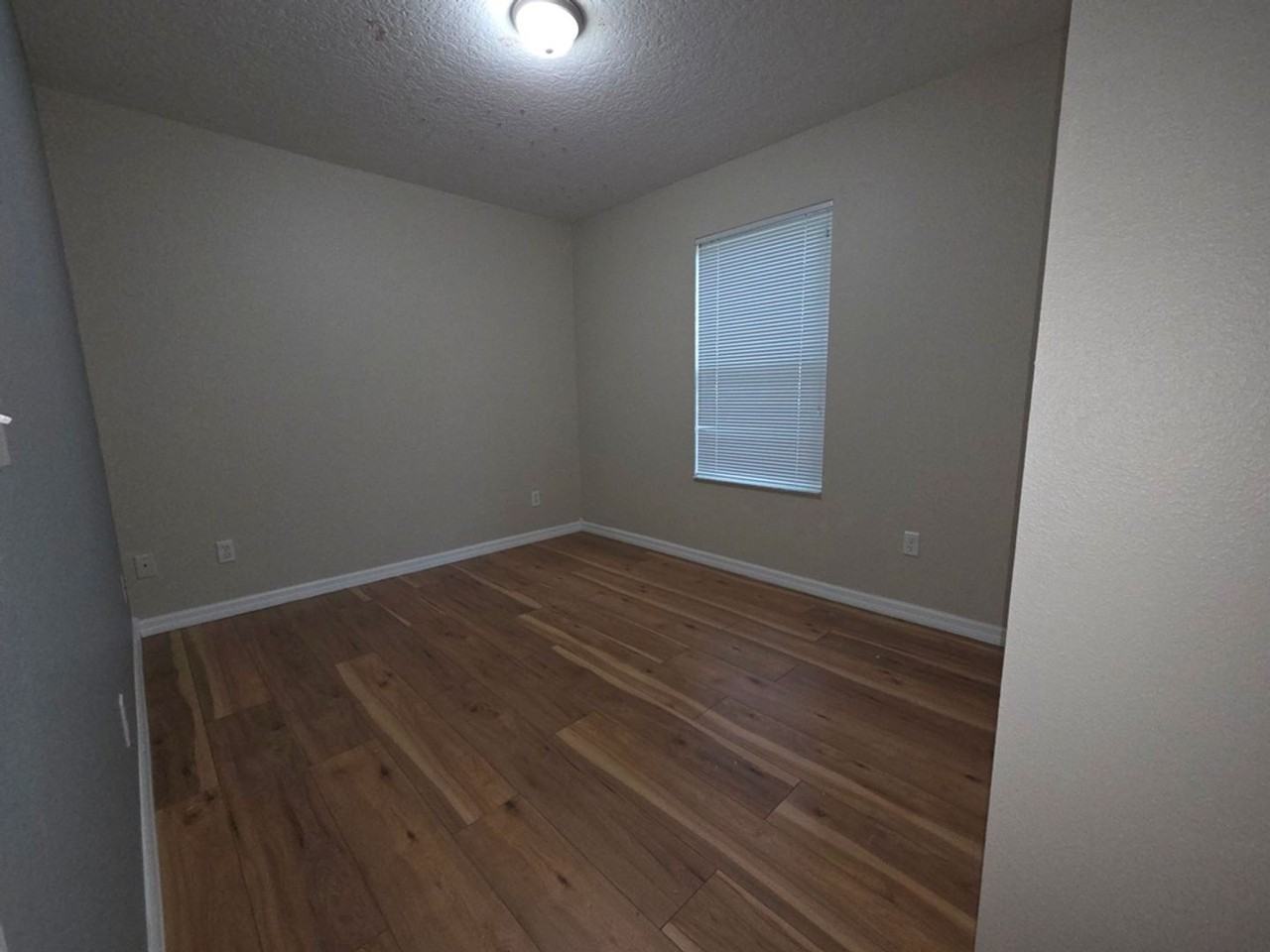468 N Wheeler Ave - Photo 5 of 11
