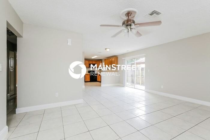432 Perry Ave - Photo 4 of 15