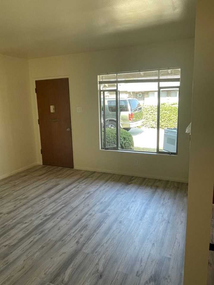 415 E Puente St - Photo 6 of 10