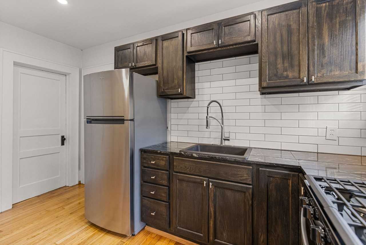 The Oaks Apartments - Photo 4 of 19