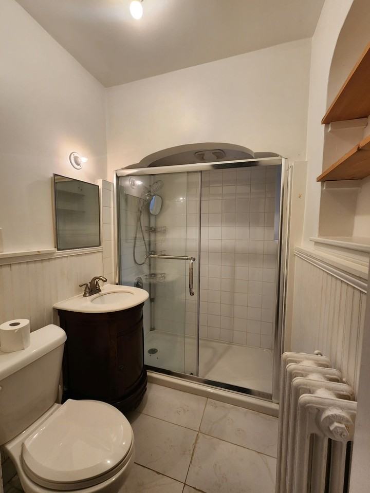 126 Lennox St - Photo 3 of 9