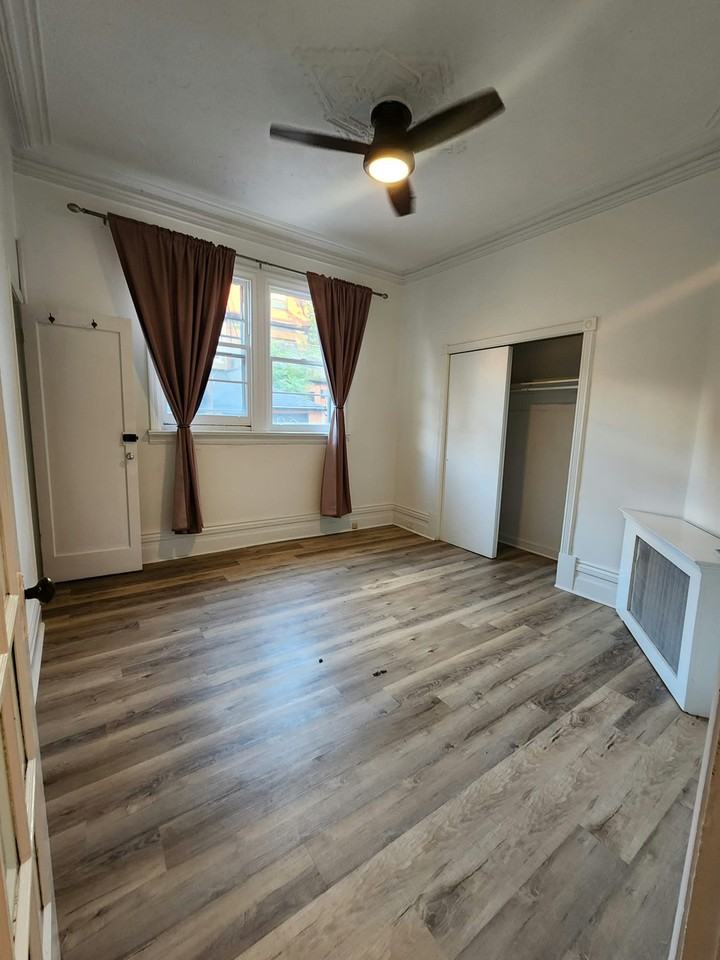 126 Lennox St - Photo 6 of 9