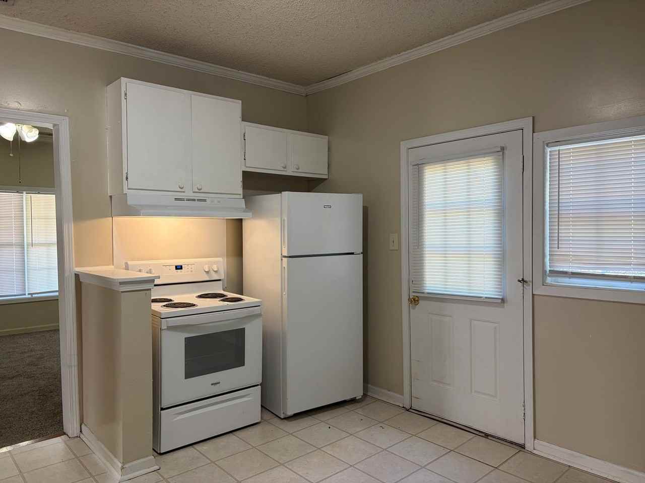 109 Wayside St - Photo 4 of 10