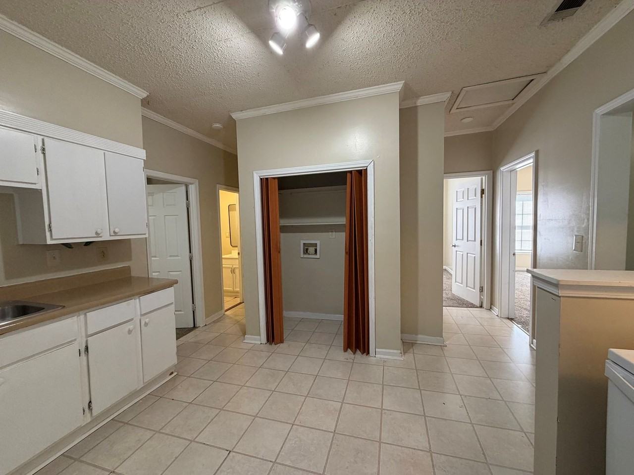 109 Wayside St - Photo 5 of 10