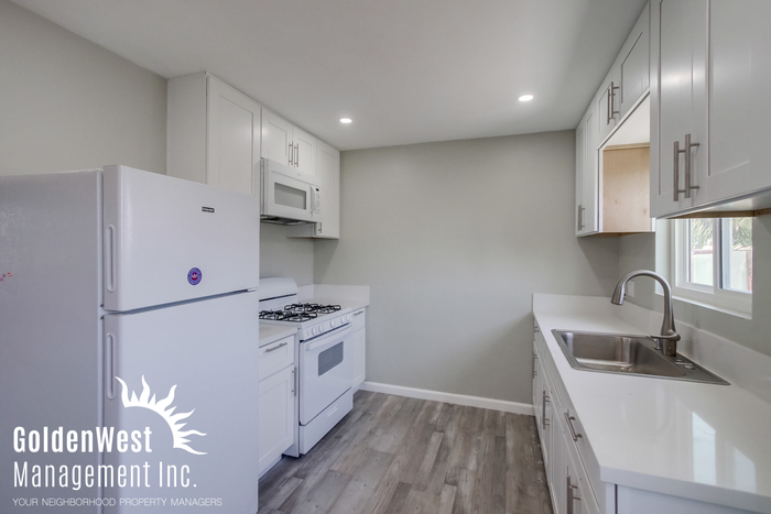 3211 Euclid Ave #B - Photo 4 of 12