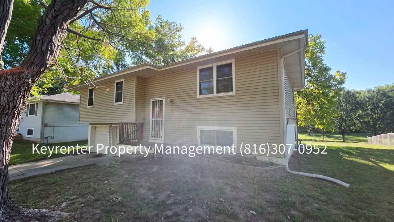 1407 Se 19th St - Photo 3 of 29