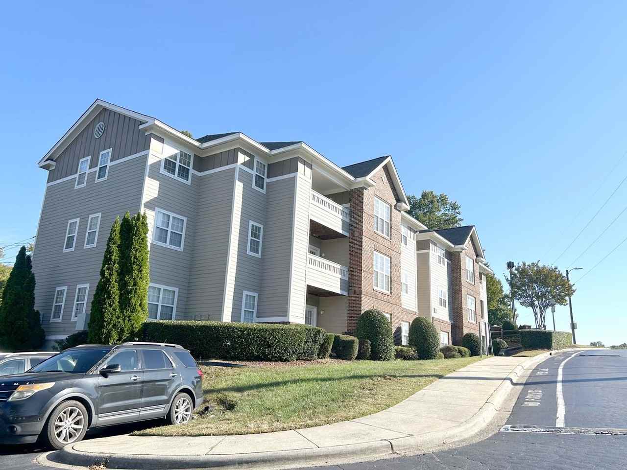 9909 Campus Walk Ln - Photo 2 of 33