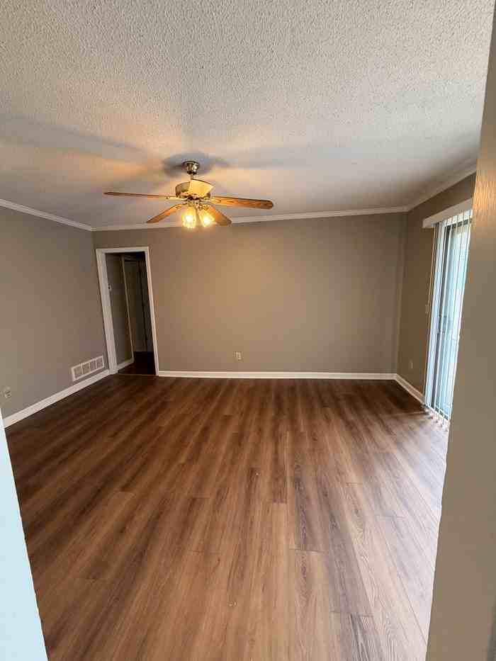 159 Redwood Ct - Photo 2 of 16