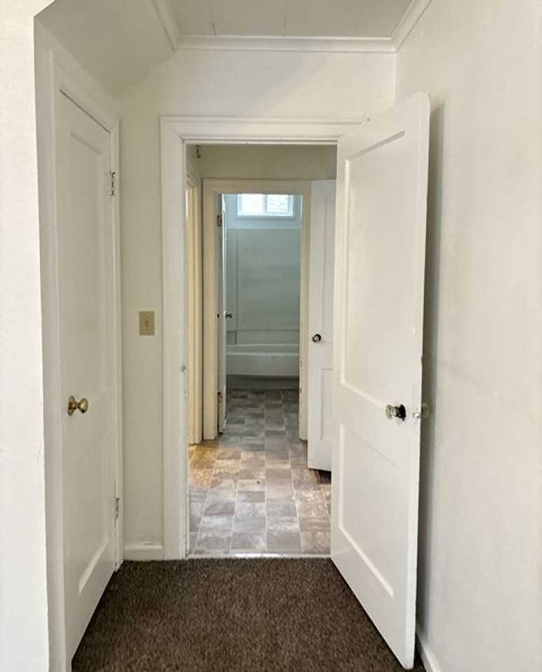 840 Hoyt St Se - Photo 4 of 16