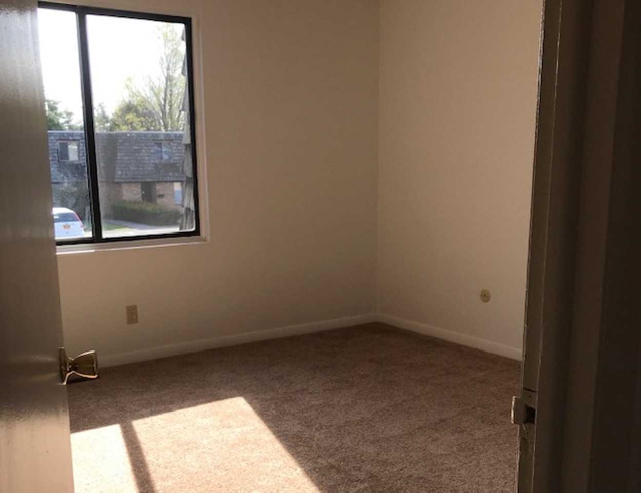 Hampton Estates Townhomes - Photo 2 of 13