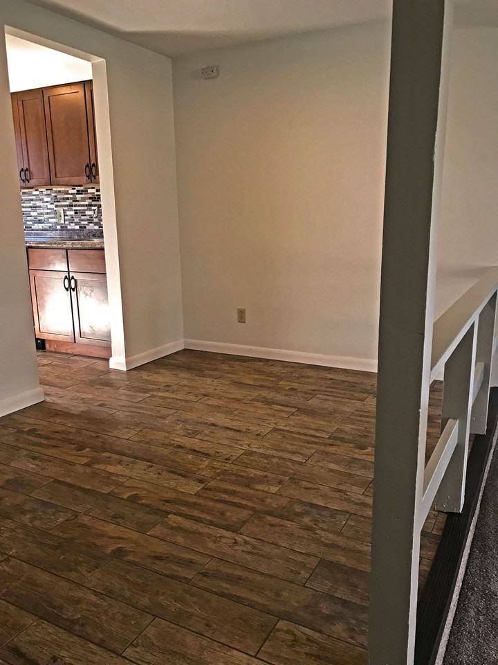 Hampton Estates Townhomes - Photo 4 of 13