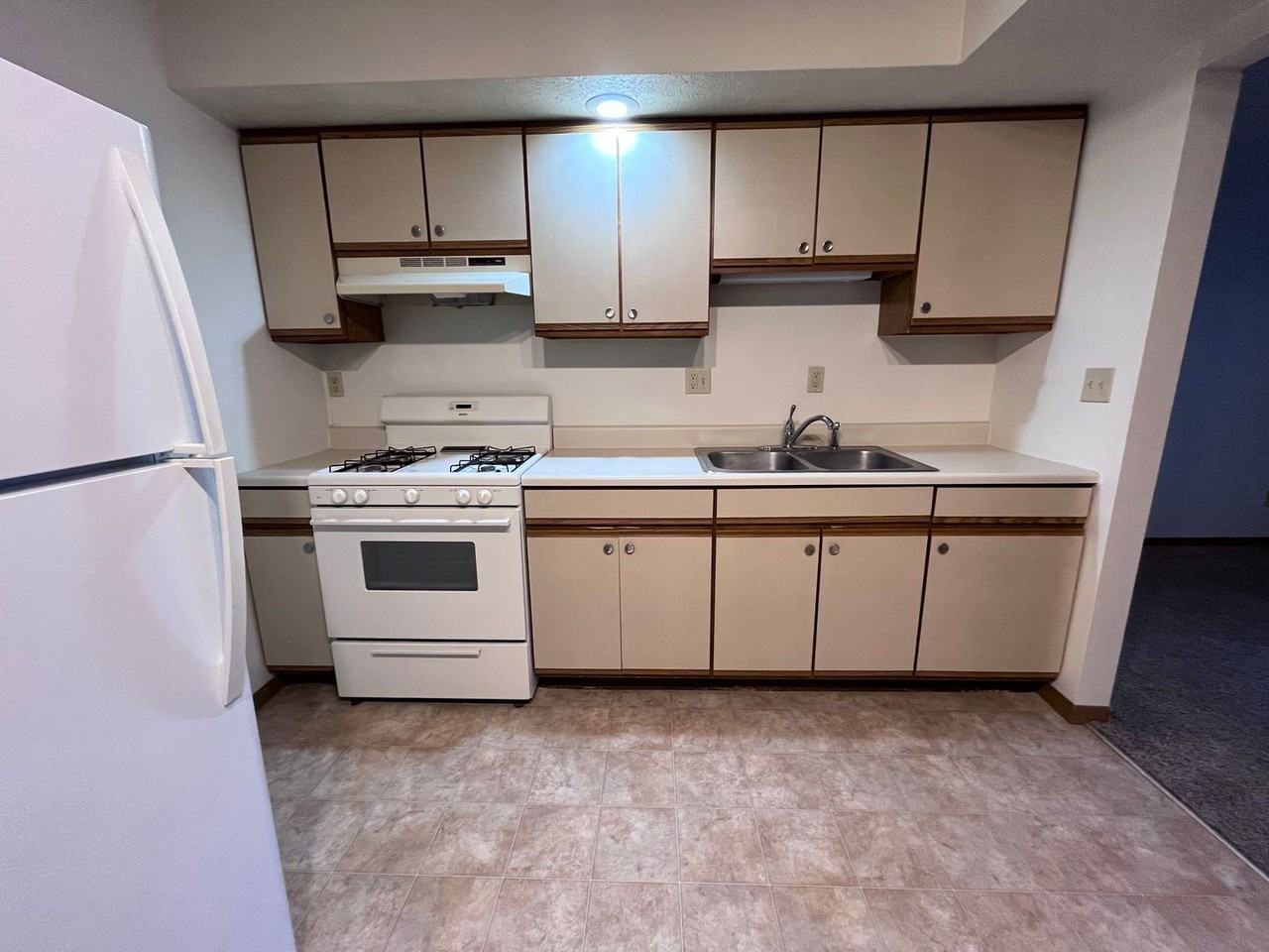 427 S Silverwood Ln #6 - Photo 2 of 12