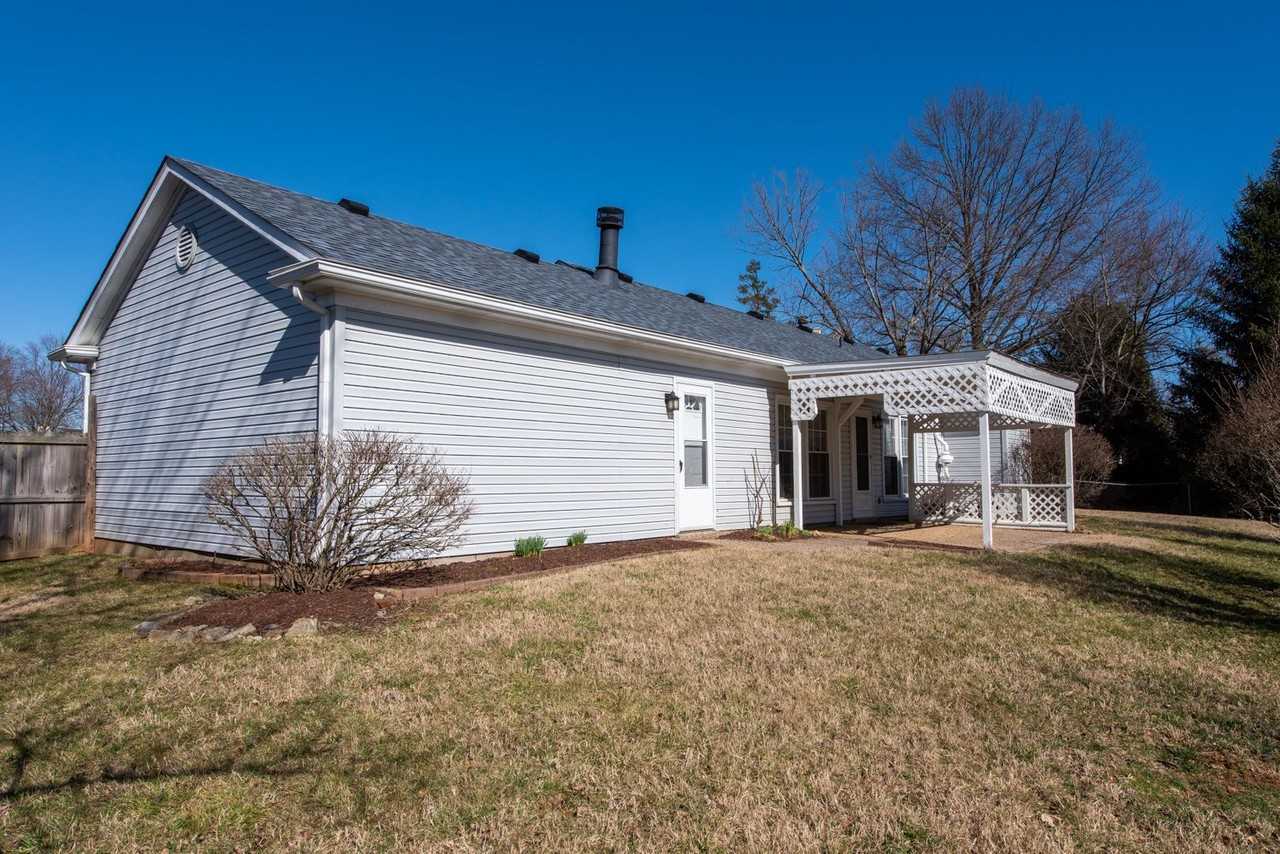 2402 Thelma Ct - Photo 6 of 30