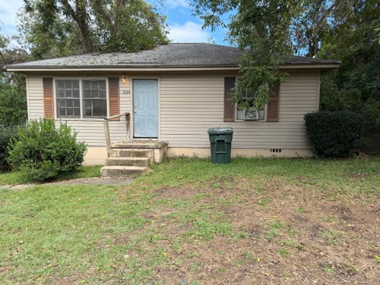 1105 Barton Dr - Photo 5 of 7