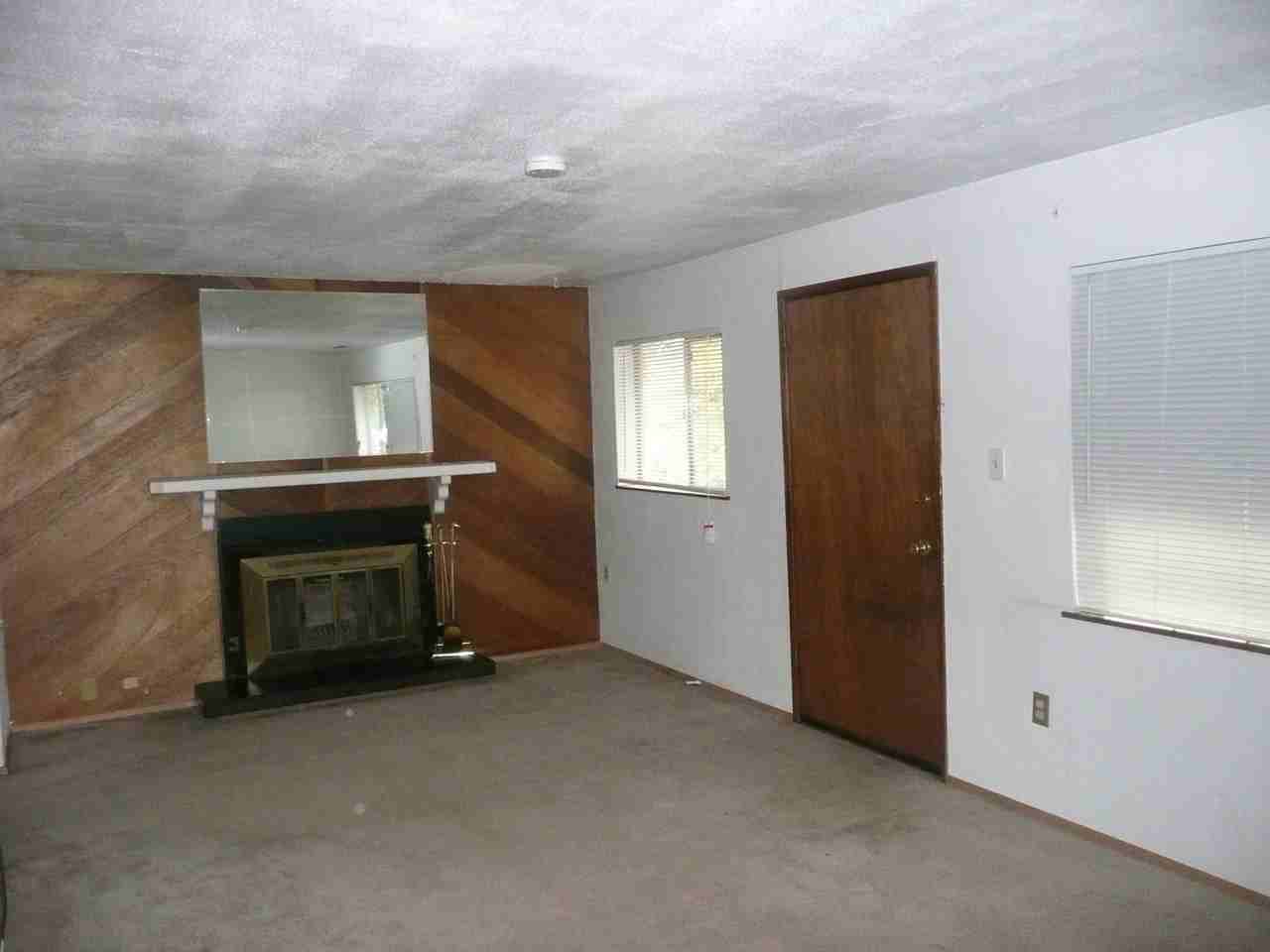 8201 S Ainsworth Ave - Photo 5 of 16