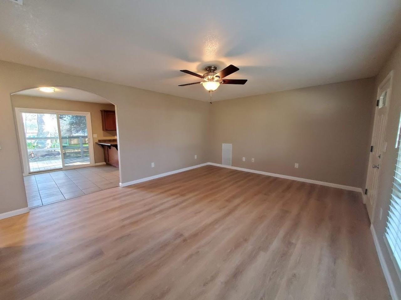 2895 Kenco Ave - Photo 2 of 22