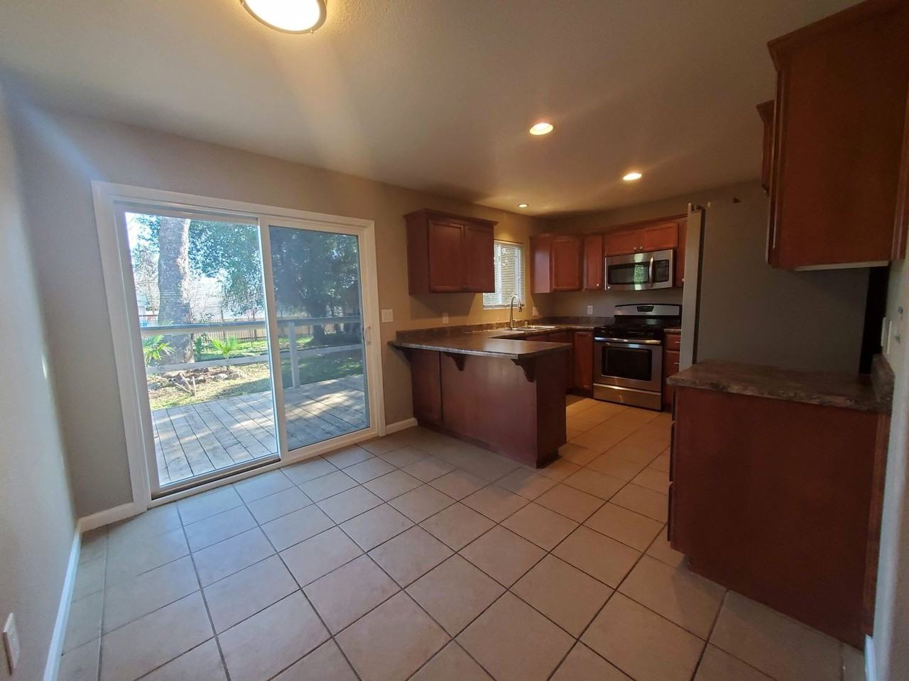 2895 Kenco Ave - Photo 4 of 22