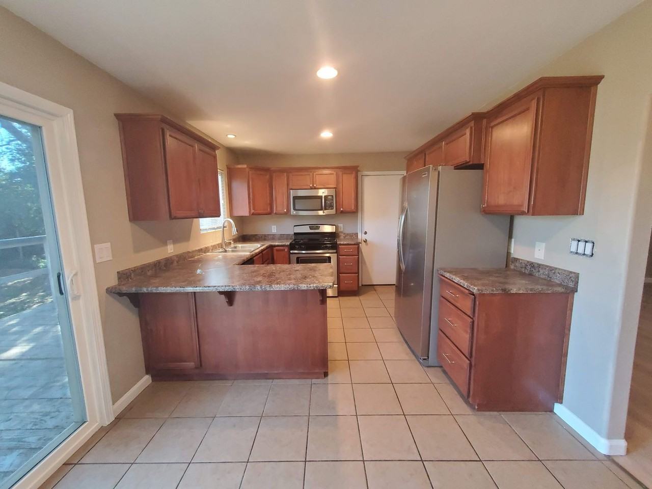 2895 Kenco Ave - Photo 5 of 22