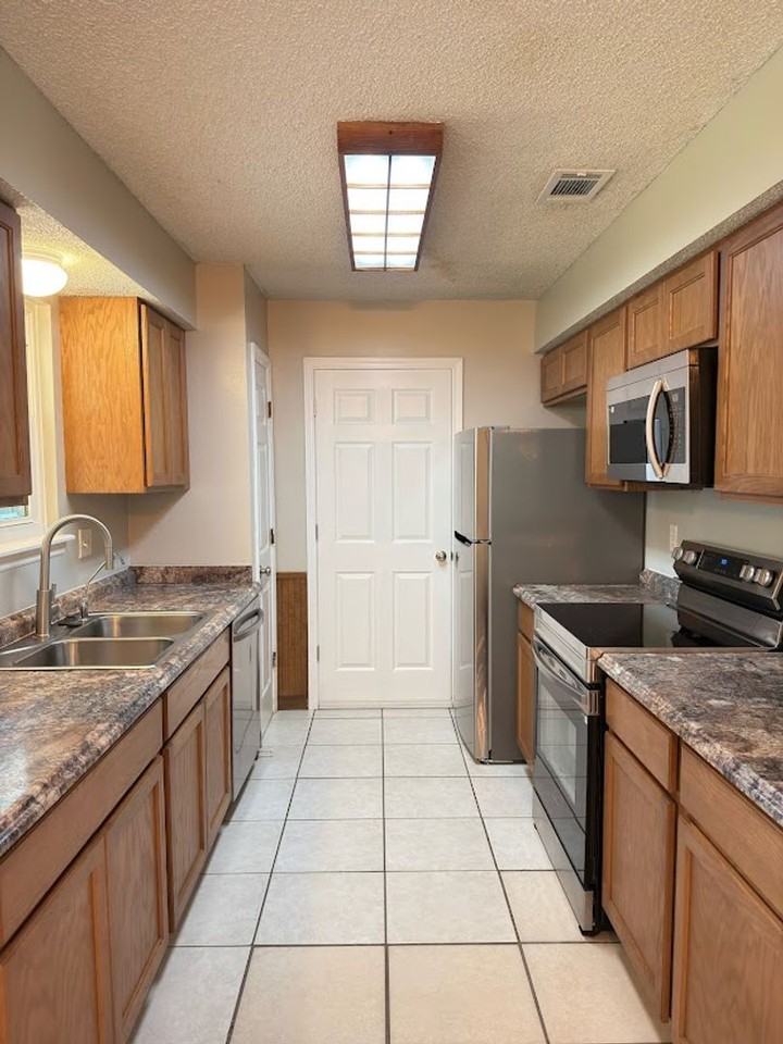 118 Castle Oak Ct - Photo 7 of 23