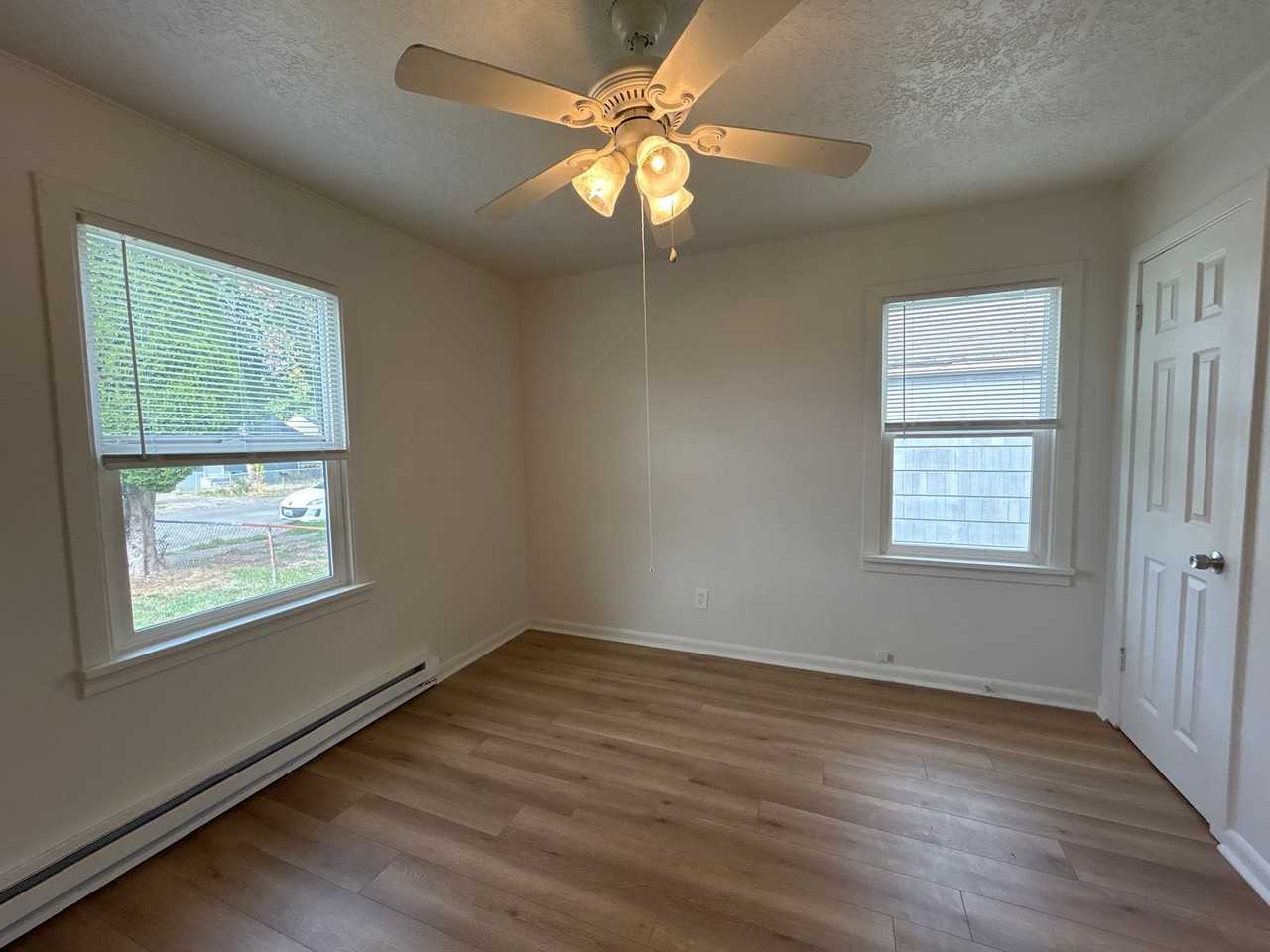 278 Beech St - Photo 3 of 11
