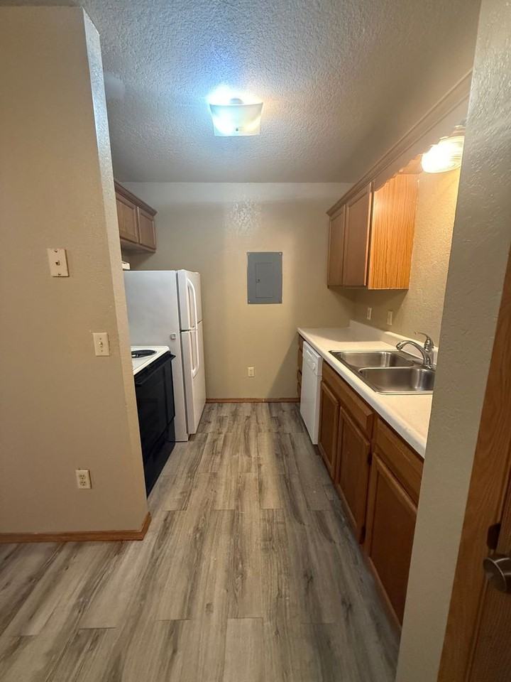 2862 S Meadowbrook Ave #1 - Photo 4 of 11