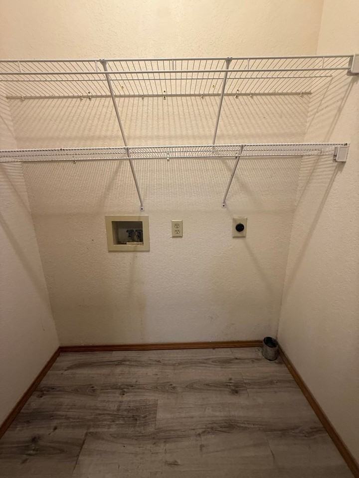 2862 S Meadowbrook Ave #1 - Photo 5 of 11
