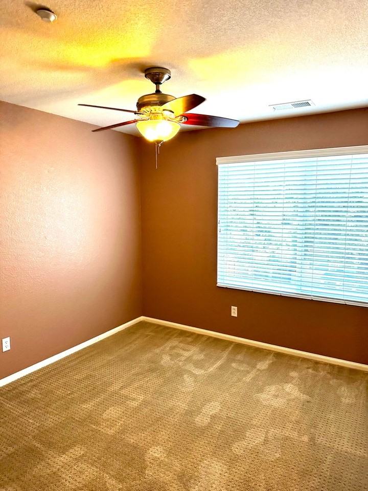 2290 Durango Way - Photo 7 of 27