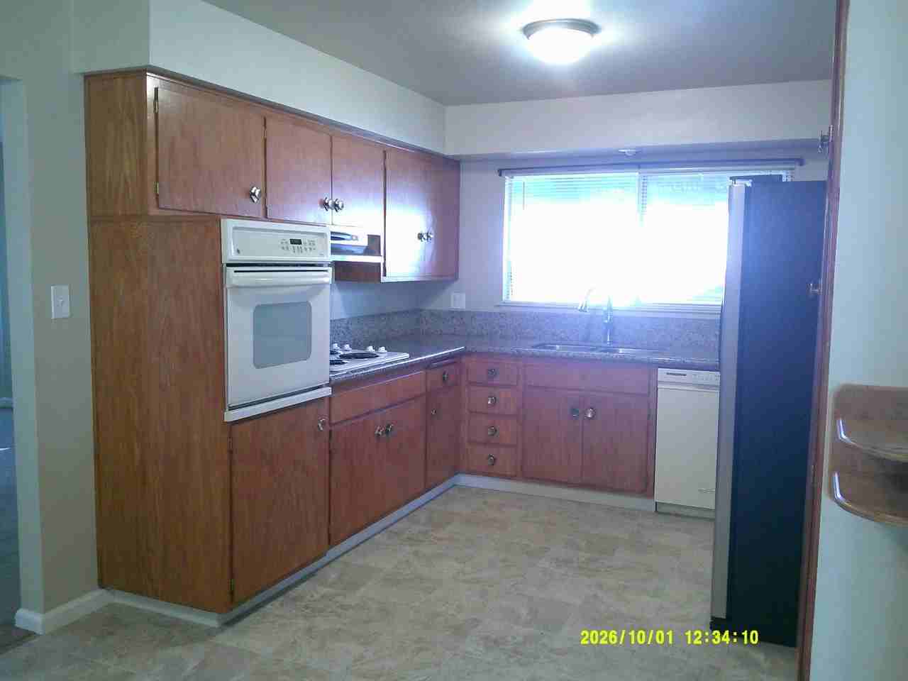 1754 Hemlock St - Photo 3 of 21