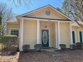 featured image of 1009 Gentry Dr