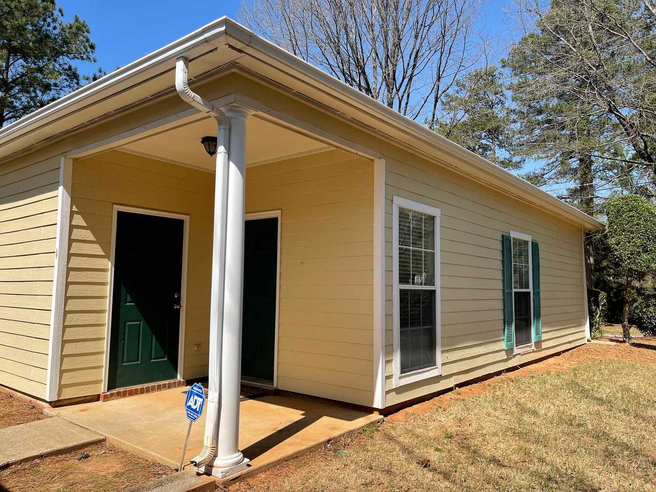1009 Gentry Dr - Photo 2 of 2