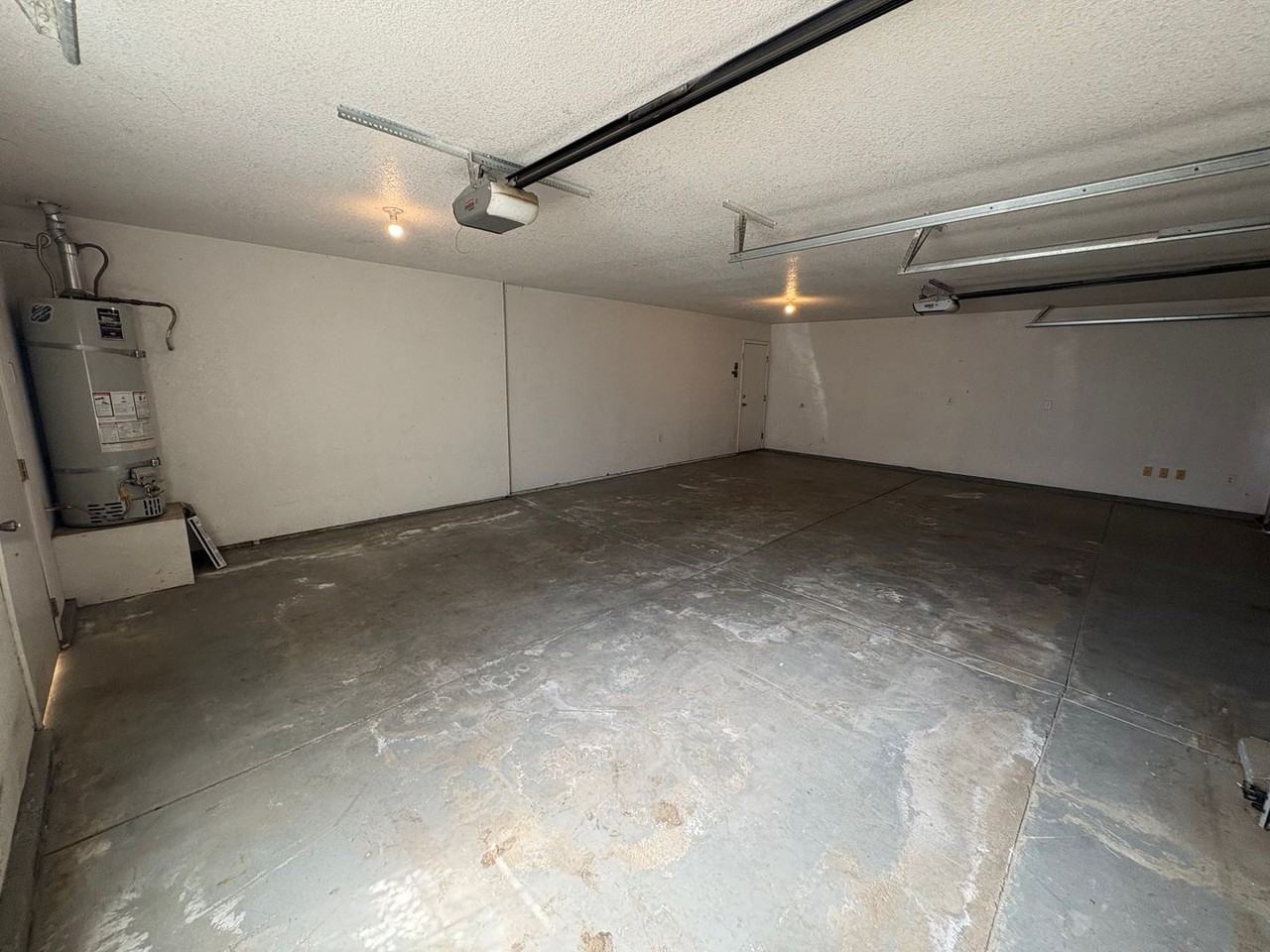 1257 N Milner St - Photo 4 of 34