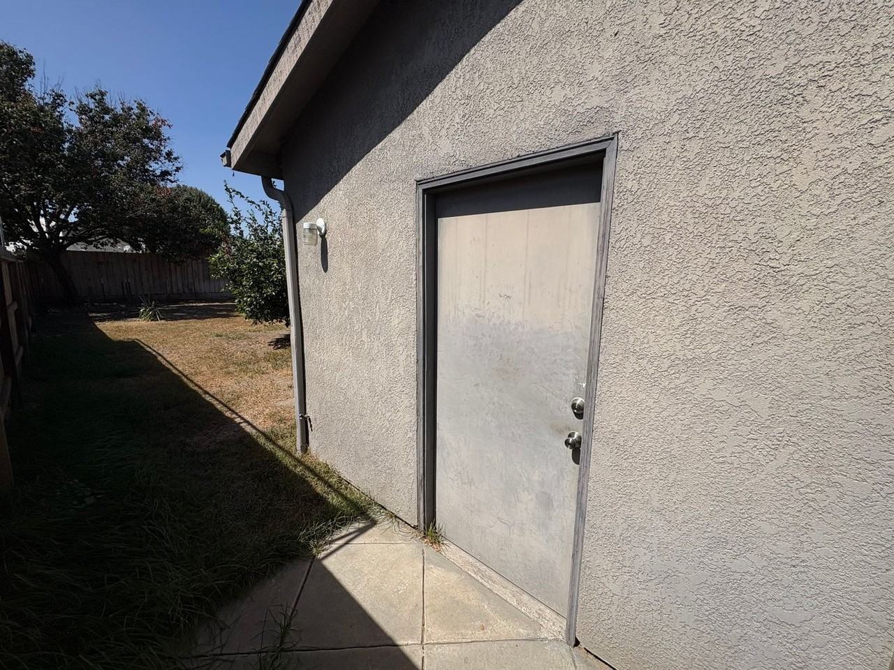 1257 N Milner St - Photo 5 of 34