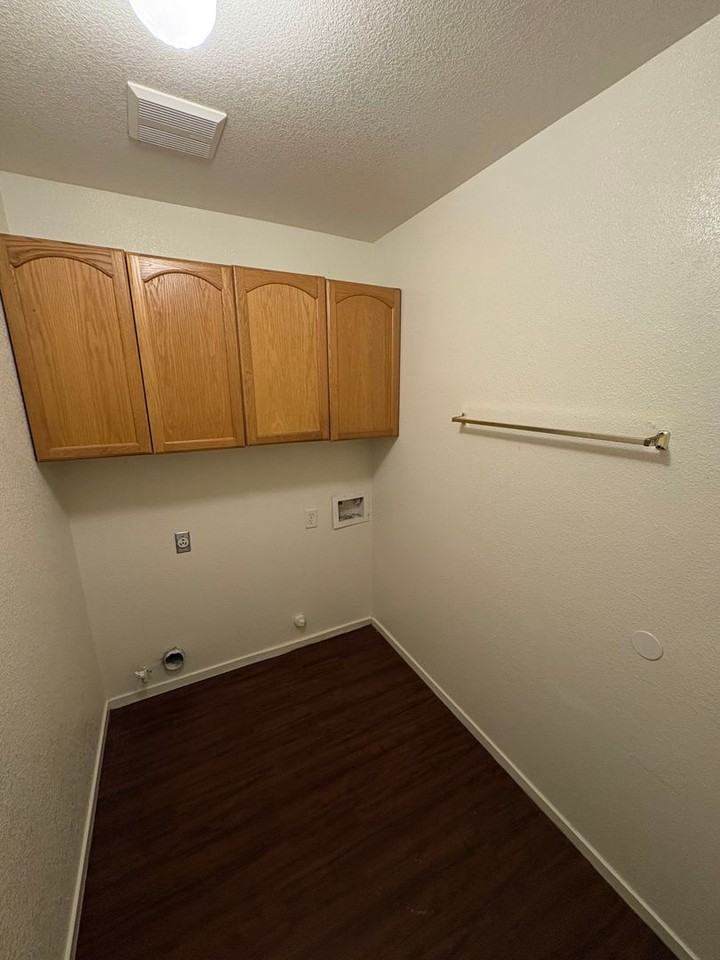 1257 N Milner St - Photo 6 of 34