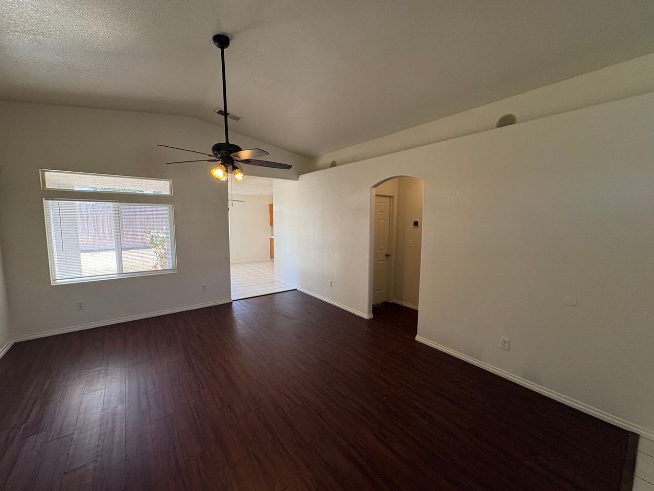 1257 N Milner St - Photo 7 of 34