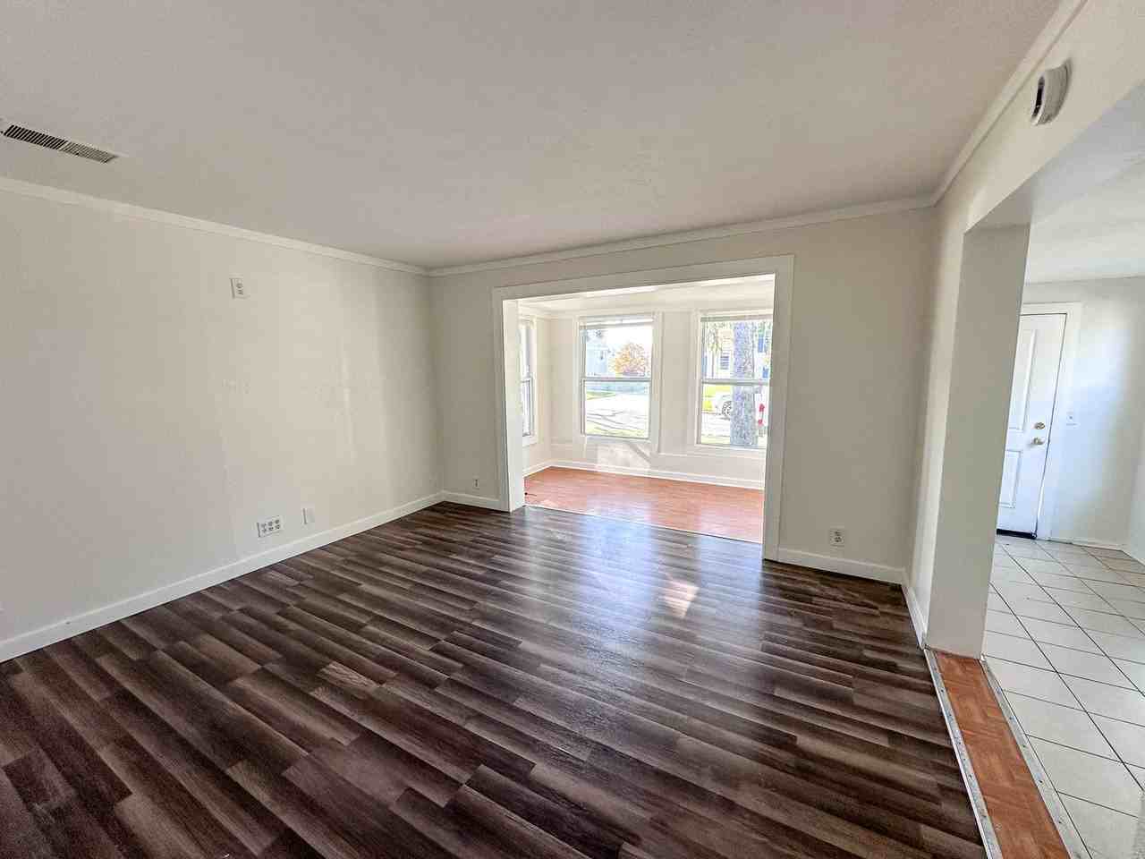 131 Barnett St Ne - Photo 2 of 10