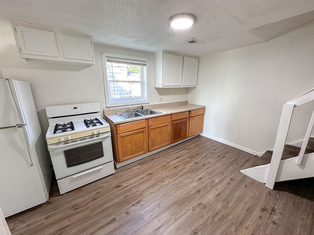 131 Barnett St Ne - Photo 3 of 10