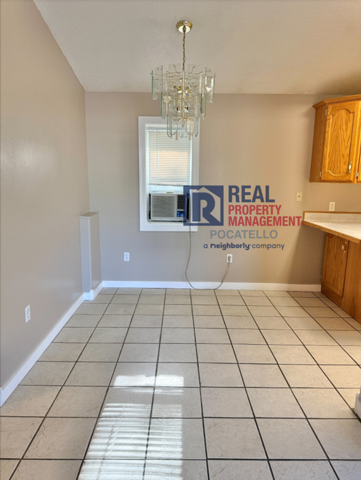 1761 Gwen Dr - Photo 6 of 21
