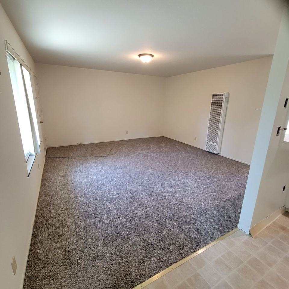 145 Orleans Dr #D - Photo 4 of 8