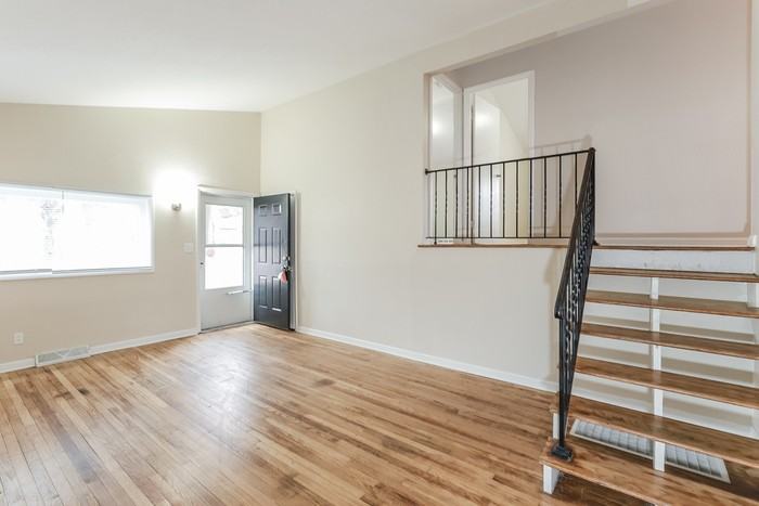 11303 Greenwood Rd - Photo 2 of 8